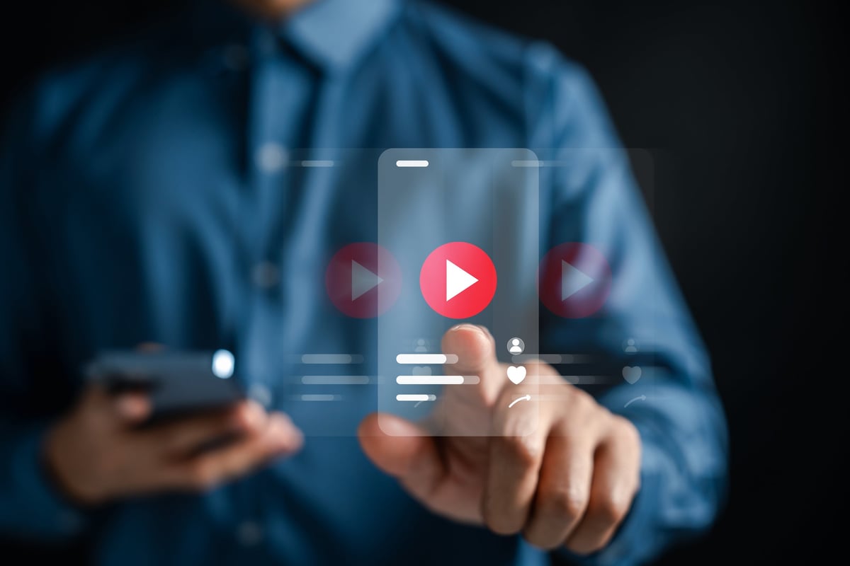 Engaging with video content on a smartphone